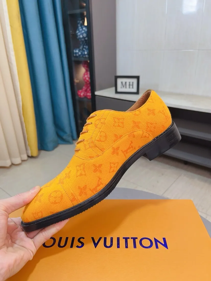 Ex-factory price 720🌹🌹High version [LV] Louis Vuitton's popular casual leather shoes🎖Fashionable and elegant🎖🎖Material: Original imported open-edge beaded cowhide, washed cowhide leather lining, original open-molded rubber outsole, high-end and classy, ​​elegant quality, instantly transforming into a handsome man ❤❤Standard\nNumber: 38-44